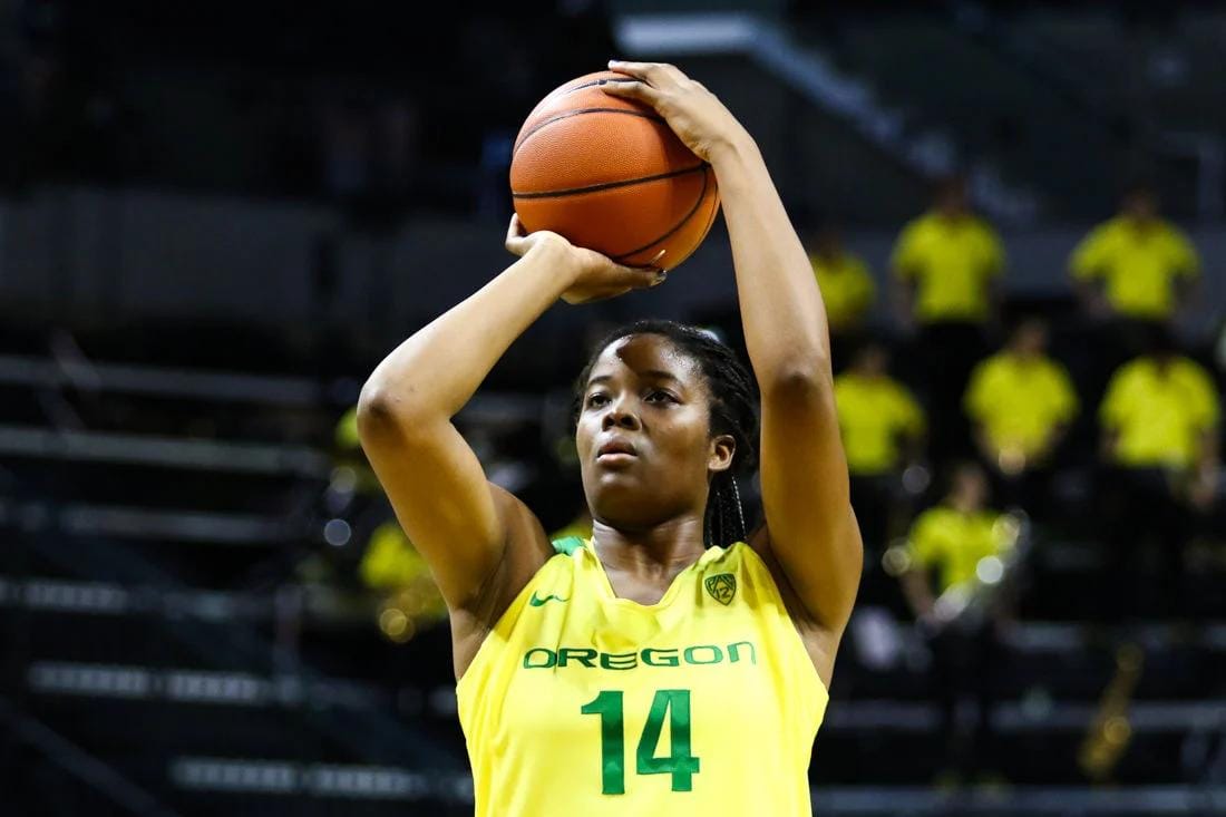 Jillian playing basketball for Oregon